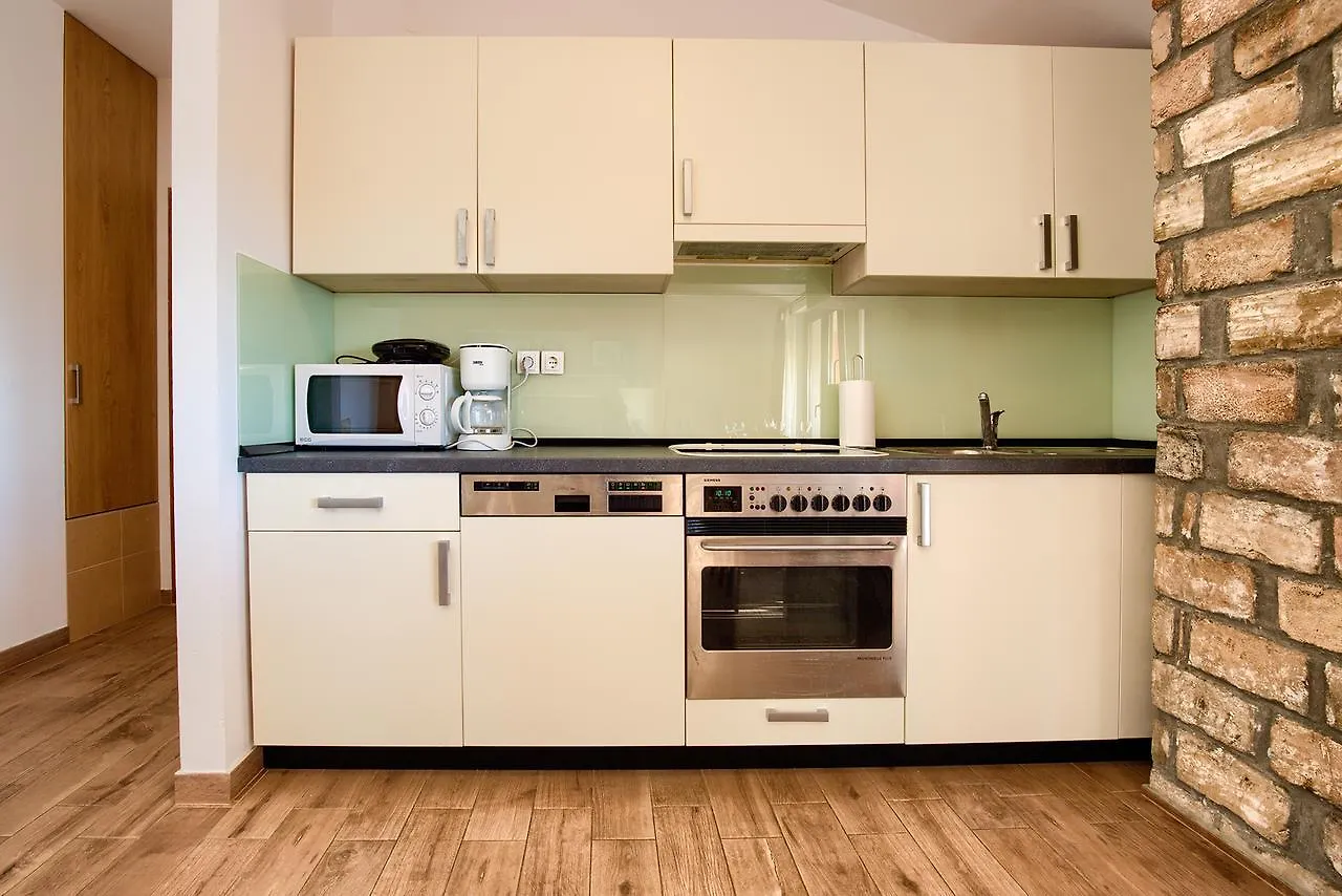 Apartment Mikulic Pula 0*,