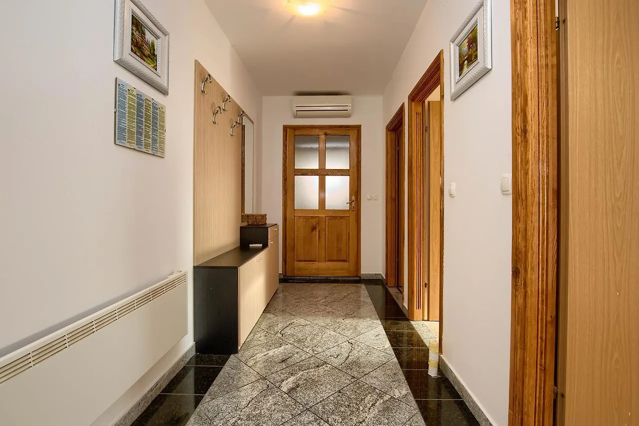 Apartment Mikulic Pula Croacia